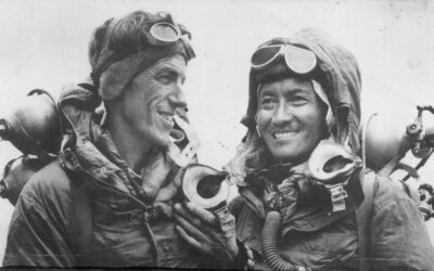 На 29 май 1953 е изкачен връх Еверест за първи път