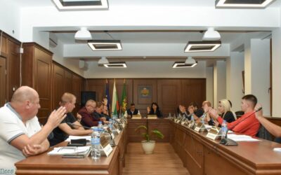 ПОЗИЦИЯ: Защо гласувахме против решението за създаване на общинско предприятие „Ученическо и обществено хранене Етрополе“, внесено от кмета Владимир Александров?